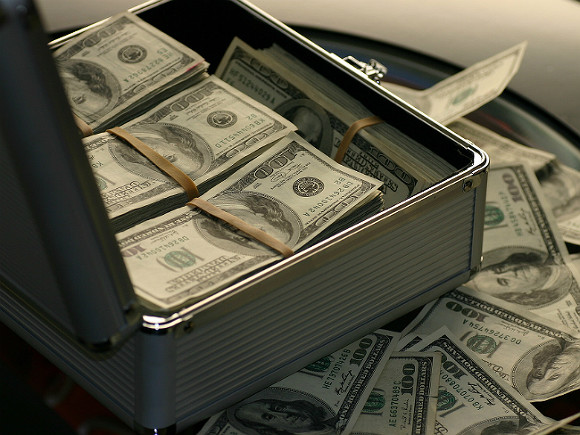 В России у сотрудника ФСБ нашли гору денег: 12 млрд рублей "рекордсмен" уложил в штабеля – кадры