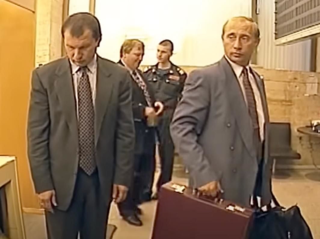 Путин изменял жене с любовницей в квартире Сечина в Москве в в конце 1990-х – росСМИ