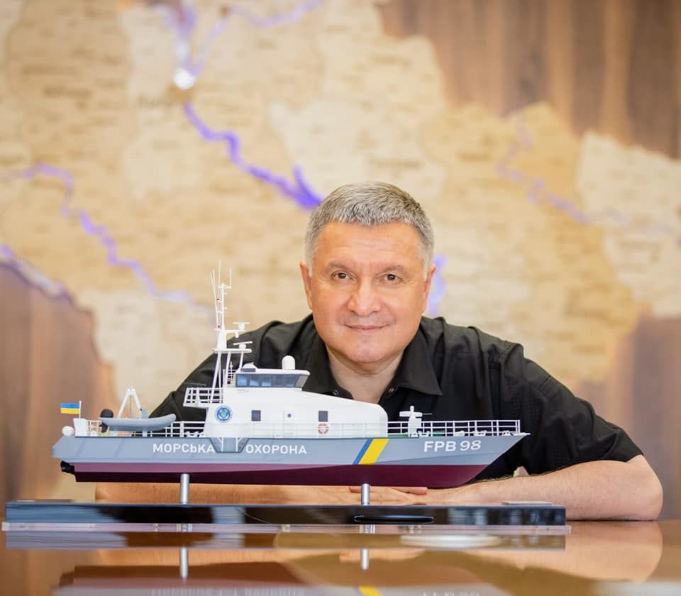 Аваков назвал дату спуска на воду первого катера OCEA FPB 98 для Морохраны