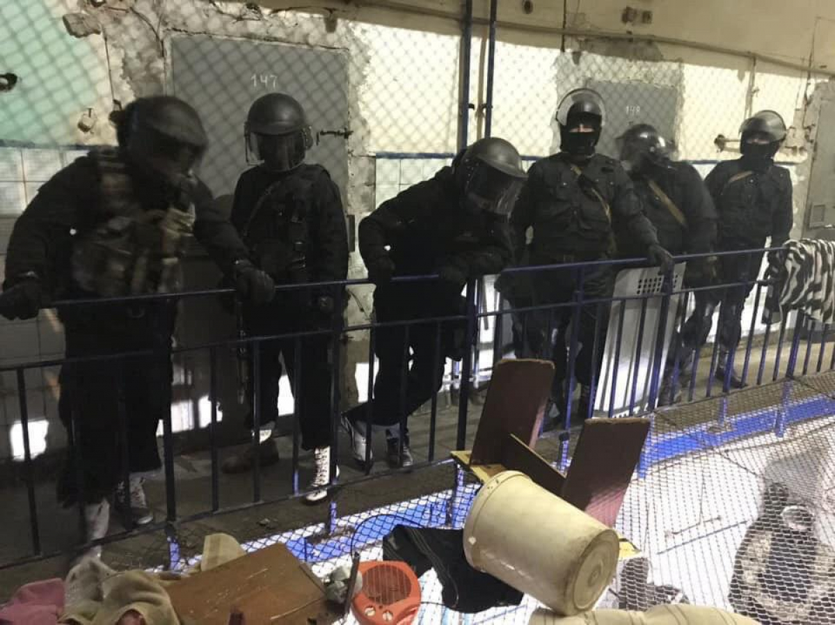 Бунт в тюрьме Кропивницкого: работает спецназ, "прессуют и ломают" всех заключенных