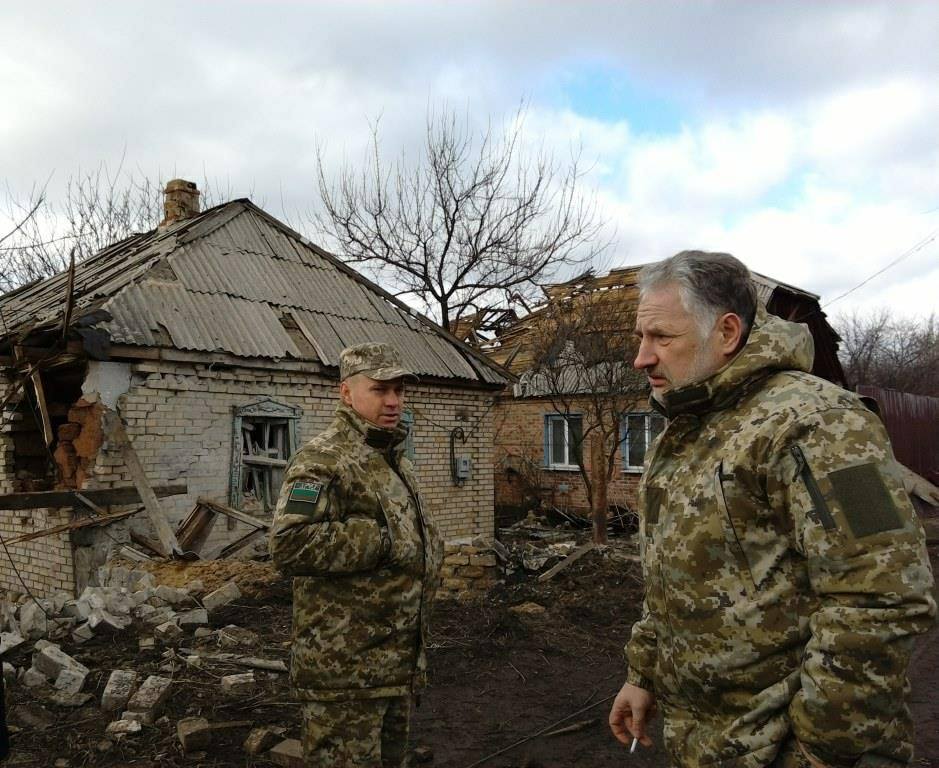 "Только гниды могут издеваться над людьми!" - Ремонтники не возобновили работу ЛЭП в Авдеевке, поскольку Кремль не дал гарантий остановки огня