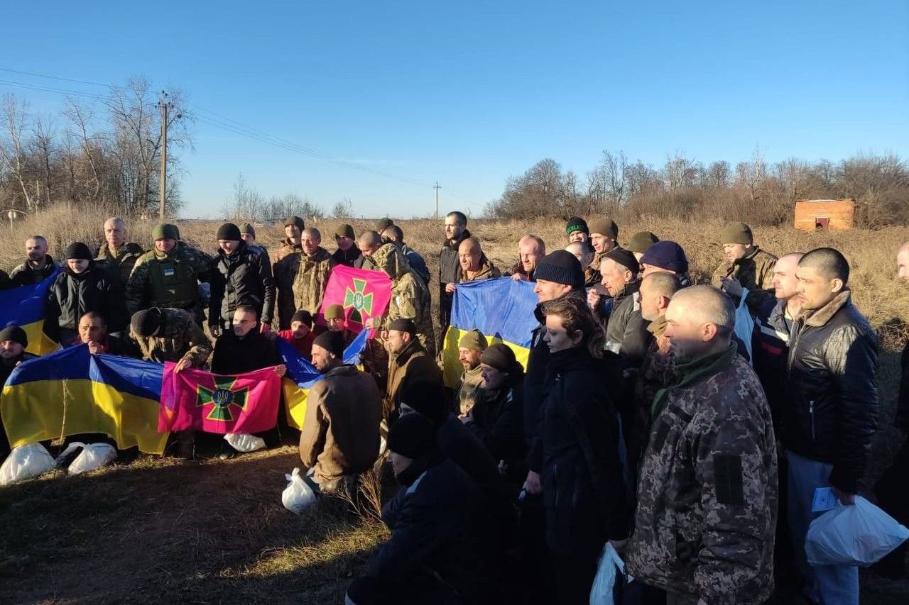 ​Наши дома: в Украину из плена РФ возвращены 60 военных, в том числе защитники Мариуполя