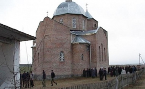 "Правый сектор" захватил православный храм в Ровенской области