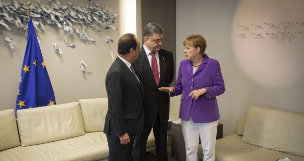 СМИ: Коалиция против Путина в Берлине создана не будет, Меркель и Олланд приедут обсуждать коррупцию в Украине