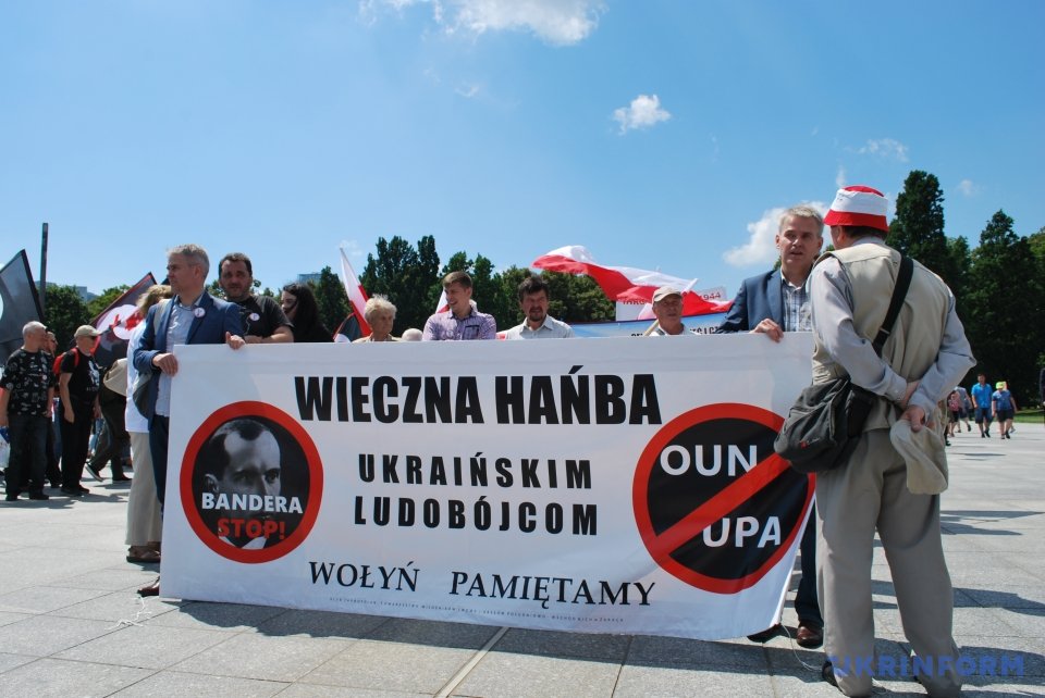 Польша "поставила крест" на диалоге Варшавы и Киева по скандалу Бандеры