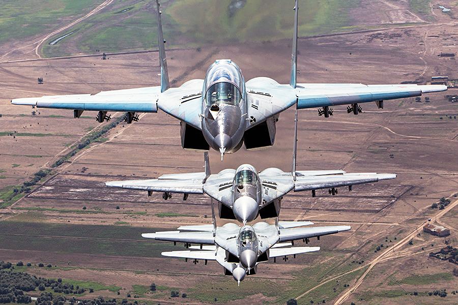 Россию атакуют НЛО: боевые истребители ВКС РФ двое суток подряд ловили в небе неопознанные объекты