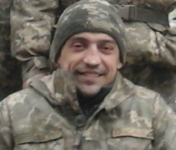 Ему было всего 39 лет: в последний путь  погибшего в Донбассе бойца АТО Александра Згуевича из Подольска провожал весь город, на улицы вышли сотни человек - кадры