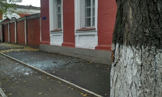 Взрыв гранаты в воинской части в Кропивницком: взрывной волной вынесло стекла, есть погибший и раненые военнослужащие (кадры)