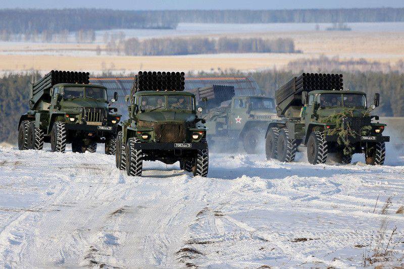 Более 20 РСЗО "Град", гаубицы и танки: боевики опасно окружили Донецк и Луганск тяжелым вооружением - ОБСЕ 