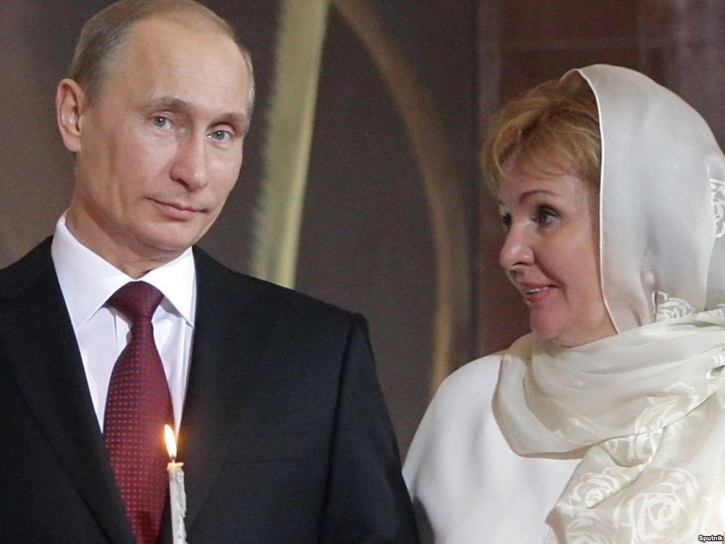 Путин запретил показывать всем телеканалам сюжет "Снова замужем?" о счастливом браке бывшей жены Людмилы
