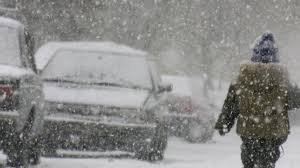 Последствия снежной катастрофы в Украине: 988 населенных пунктов без света, железная дорога парализована, ужасные ДТП на трассах