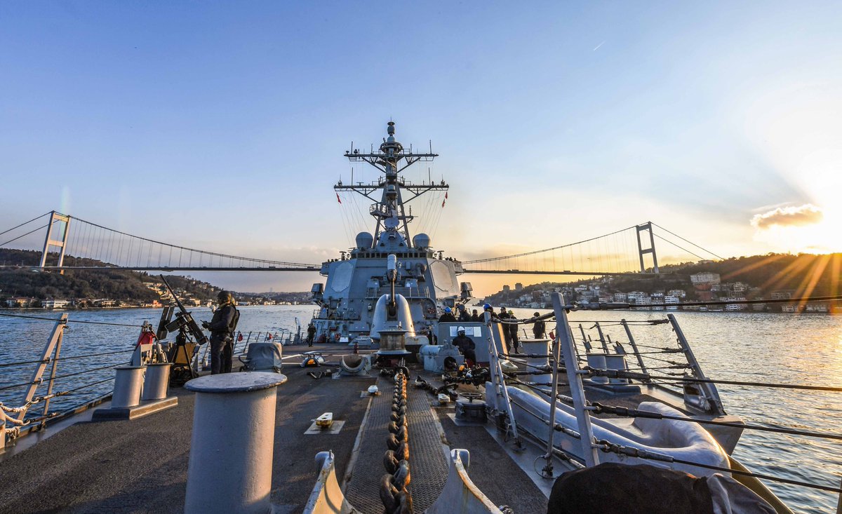 ​Первый в 2018 году: в Черное море вошел эсминец ВМС США USS Carney, - подробности
