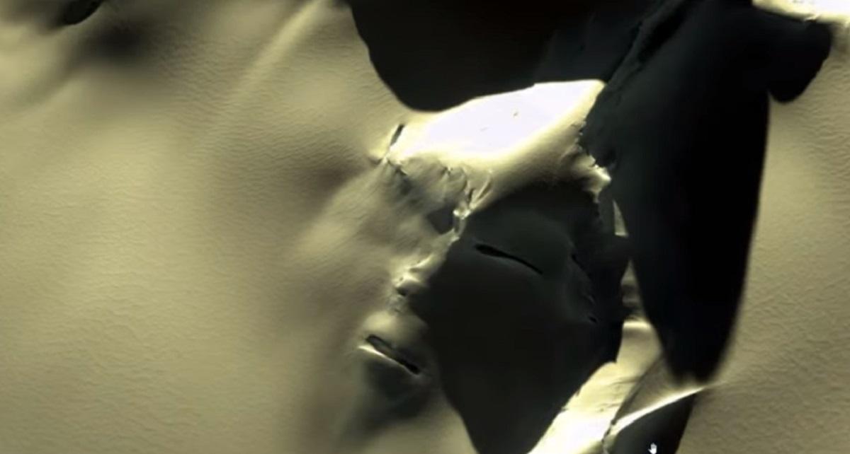 Исследователи нашли в Антарктиде лицо марсианского сфинкса: кадры 