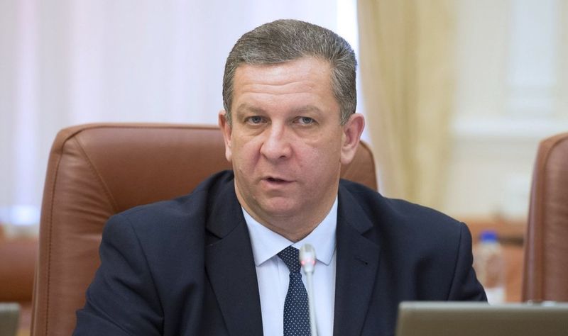 "Министру за такие слова надо бы выписать пенделя", - блогер возмутился очередным заявлением министра Ревы о ценах на газ и голых украинцах