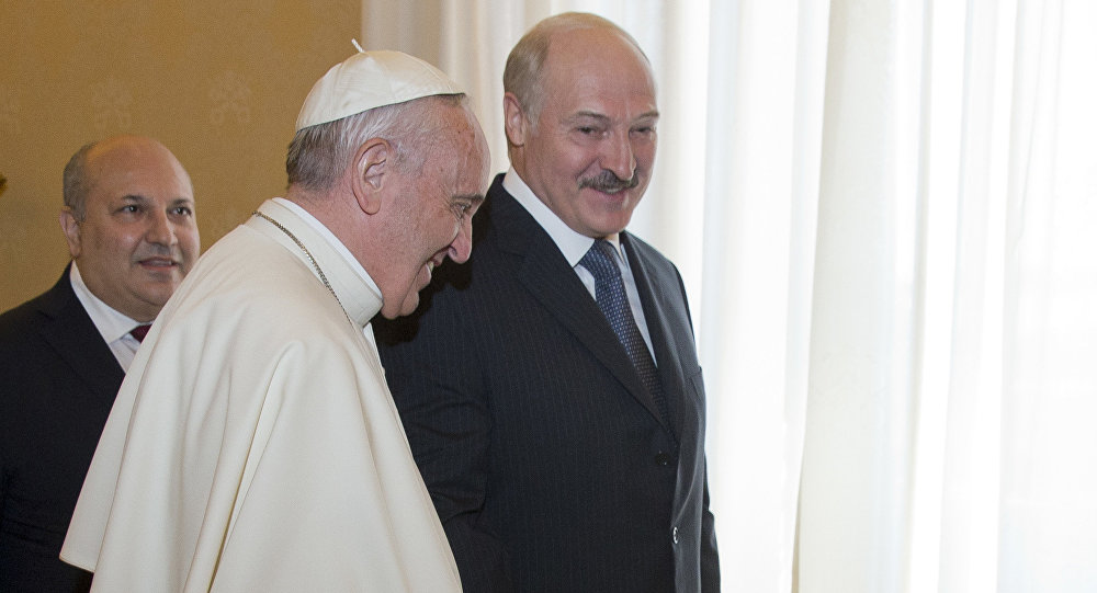 Инициативы от Лукашенко: Папа Римский и Патриарх Кирилл должны начать свои переговоры по Донбассу в Минске
