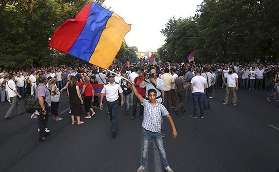 Напряжение в Ереване растет: вечером ожидается самая массовая акция протеста