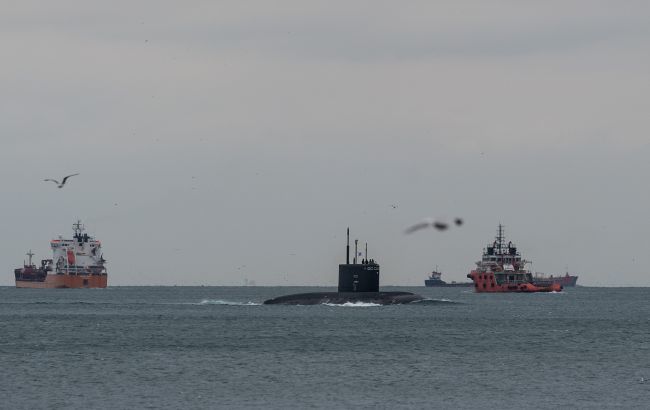 Россияне открыли огонь и остановили судно, шедшее в порт Украины