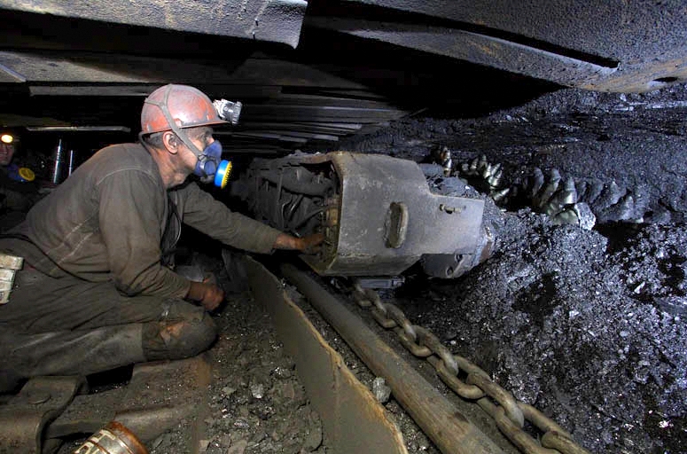 Государственные шахты Донбасса в результате боевых действий снизили добычу угля в три раза 