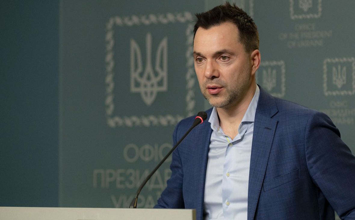 Не Сєвєродонецьк: Арестович назвав головний напрямок наступу військ РФ на Донбасі