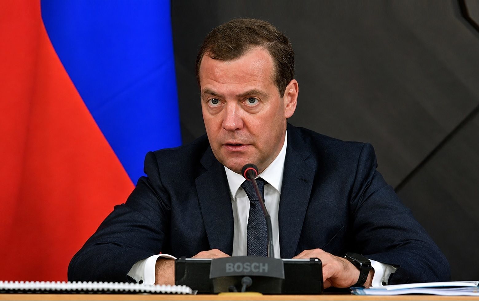 Путин устроил скандал с Японией, Медведев угрожает "тяжелыми последствиями"