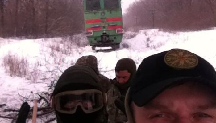 "Если вы нас разгоните, мы отомстим, физически уничтожая железнодорожные магистрали", - участники блокады Донбасса намерены твердо стоять против "торговли с террористами на крови украинцев"