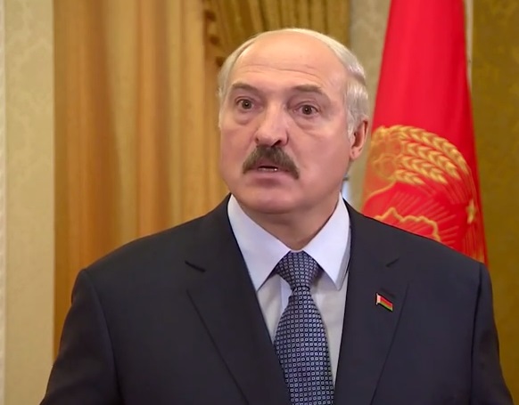 Лукашенко заявил, что конфликт в Украине не чужой и он, как главнокомандующий, поможет его ликвидировать