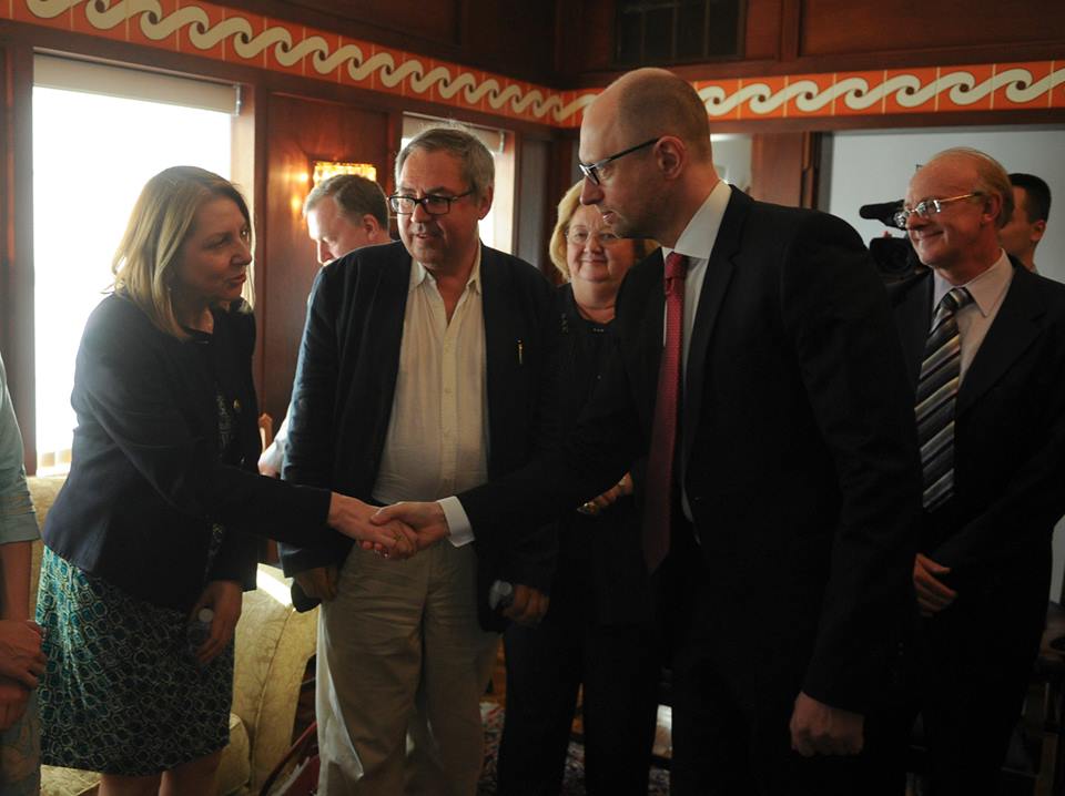 Яценюк о результатах саммита G-7: никто не сделал ни шага назад . Поддержка Украины подтверждена