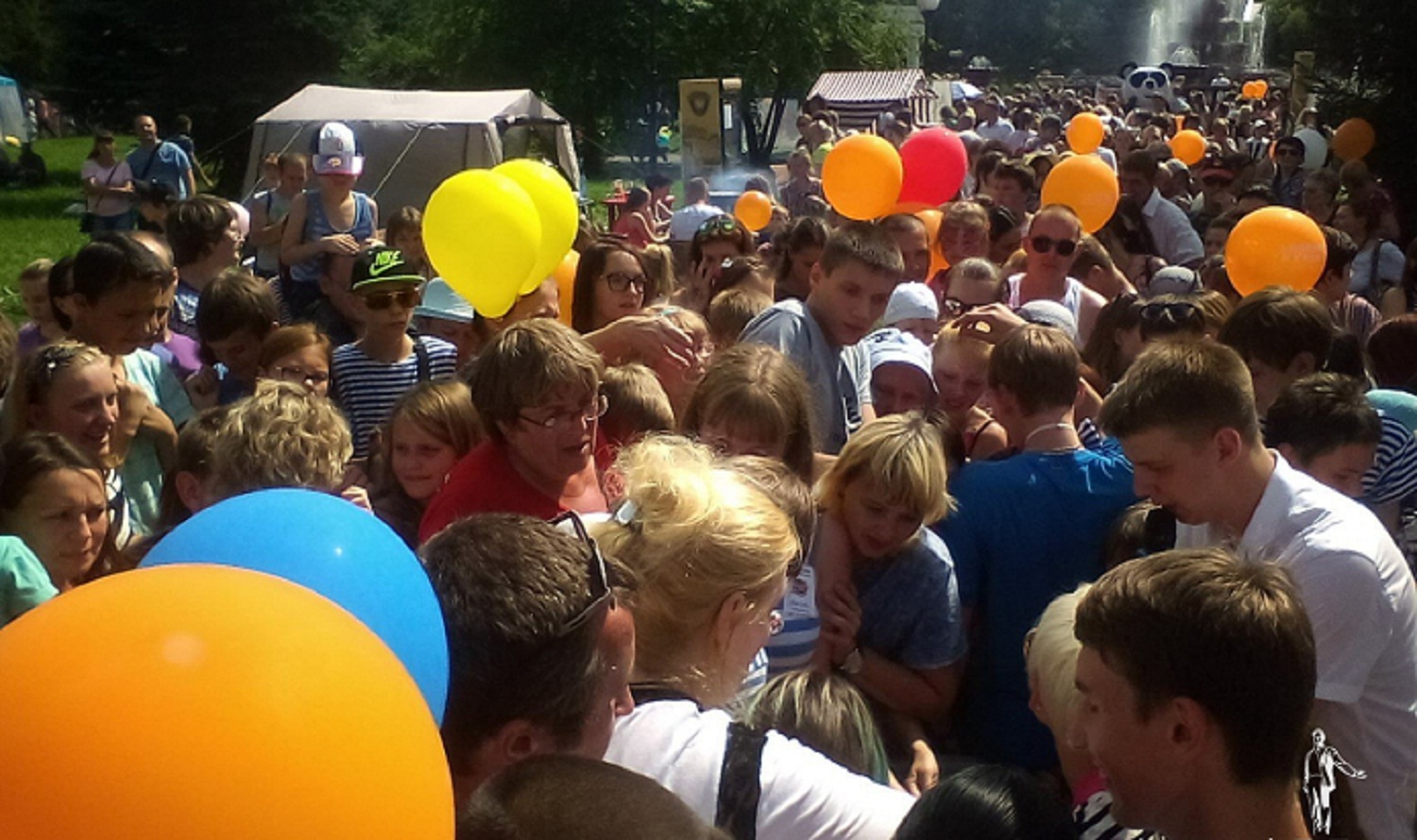 В российском городе бесплатная раздача мороженного обернулась побоищем - не пощадили даже детей-инвалидов