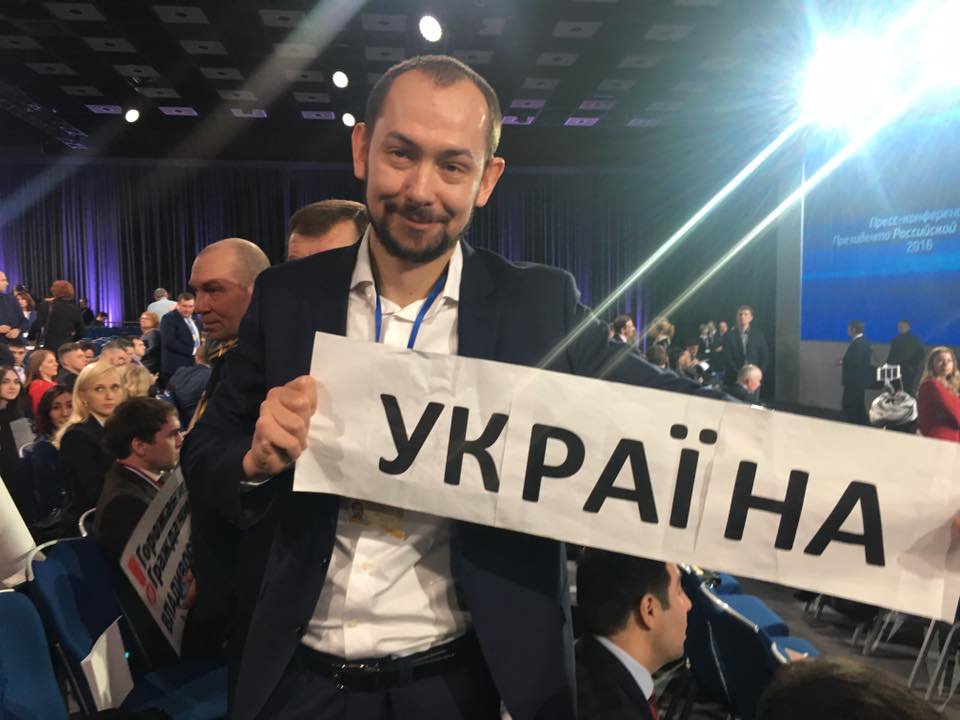 "Украина - это отдельная страна. Чествуют у нас Бандеру или нет, это наше дело. Для мира с Украиной россиянам нужно понять одну элементарную вещь", - Роман Цимбалюк