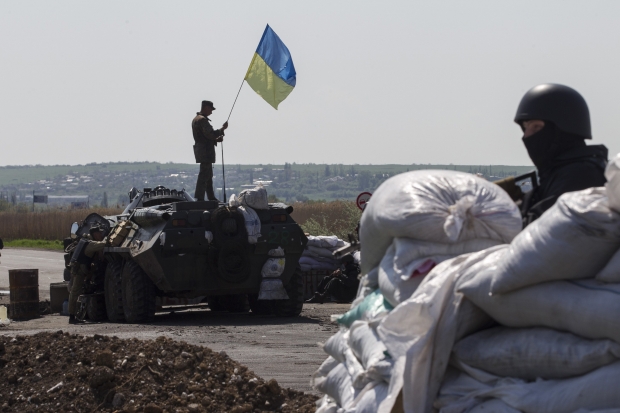 У Захарченко в спешке пакуют награбленное: у сил АТО новая важнейшая победа - ВСУ окапываются у границ Донецка 