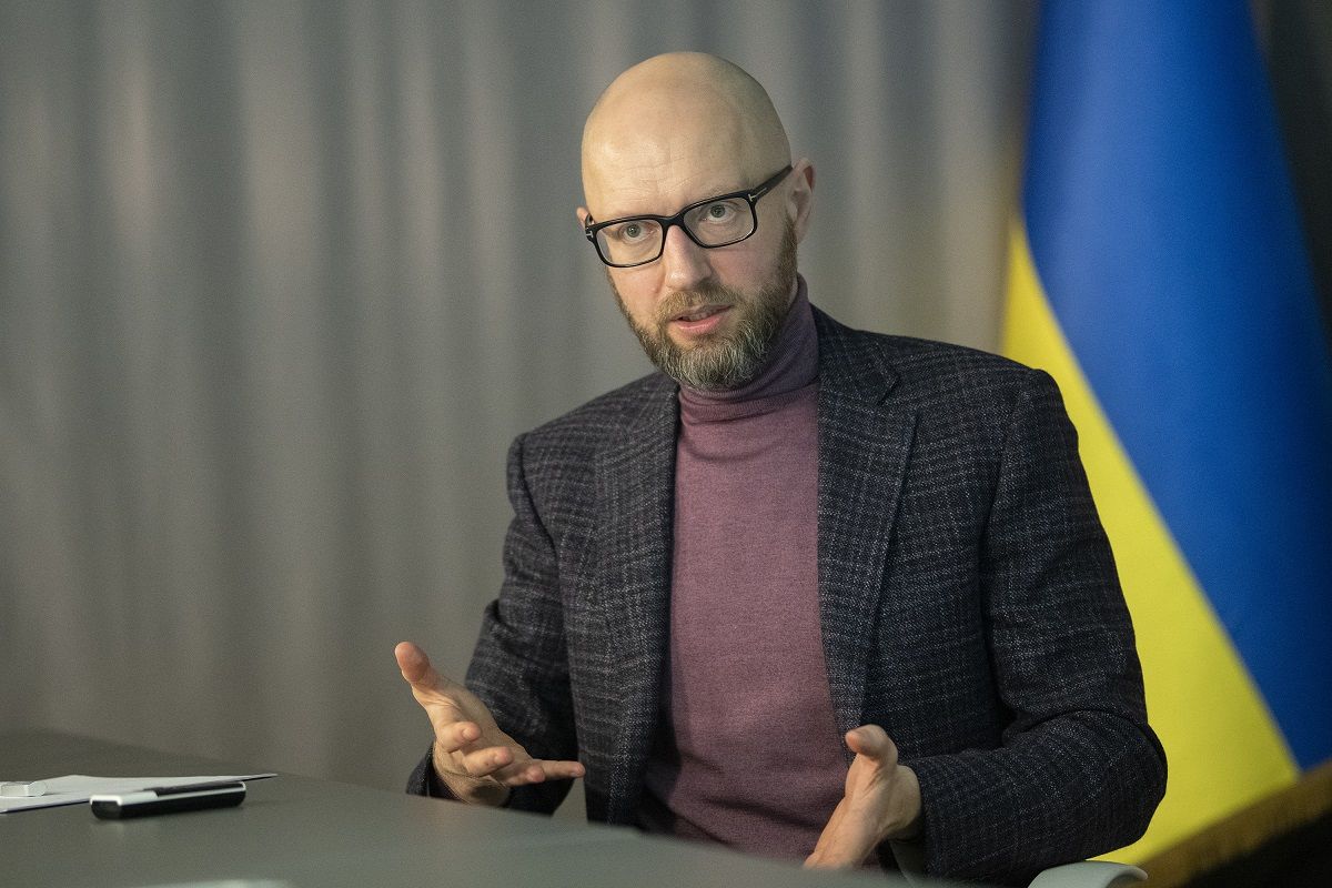 Збитки у $ 5 мільярдів: Яценюк звинуватив владу України 