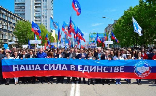 "Лучше бы людям отдали", - жители Луганска рассказали всю правду о том, как боевики готовили "парад" на 9 Мая