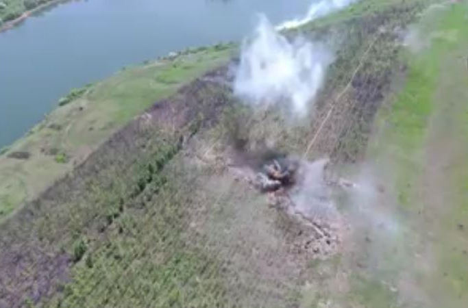 ​Бойцы К-2 не оставили камня на камне на позиции врага на Светлодарской дуге - видео атаки