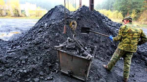 ДНР временно прекращает поставки угля Киеву - задерживают оплату