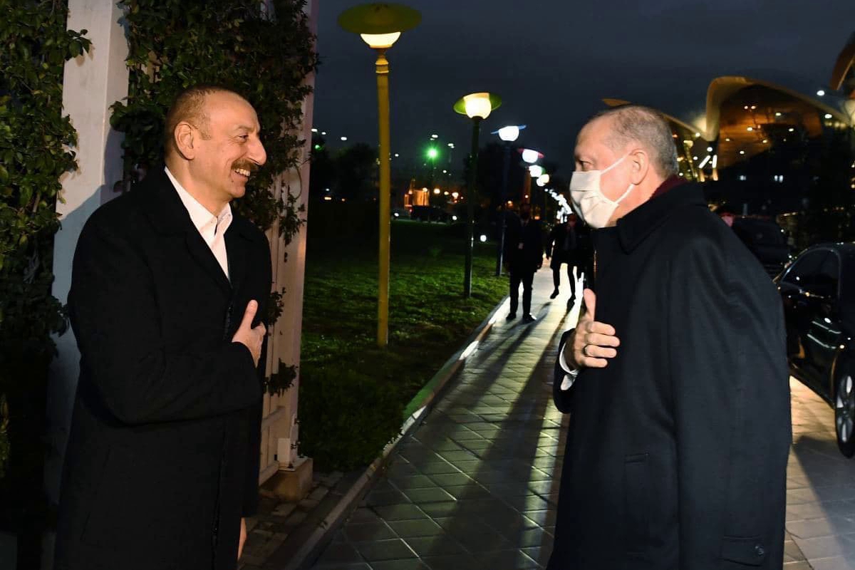 ​Эрдоган прилетел в Баку на Парад Победы в честь освобождения Карабаха: "Мы внесли свой вклад"