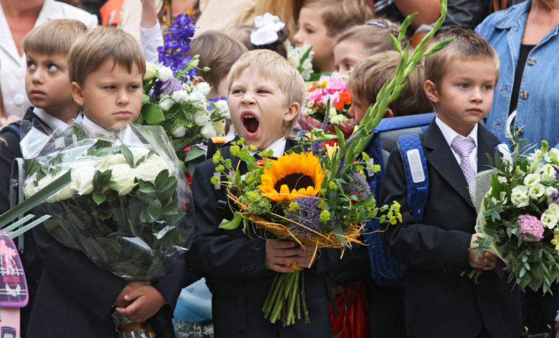 В Луганске с 1 октября дети пойдут в школы