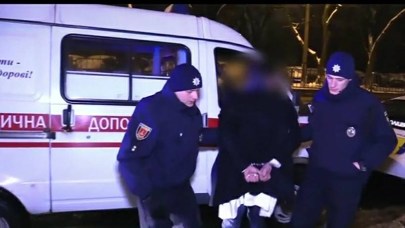 ​В Одессе пьяные врачи отказались выйти из машины, чтобы помочь умирающему, - подробности