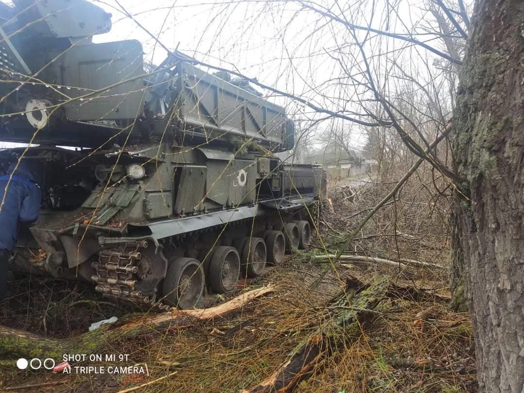 Разведчики "затрофеили" российский ЗРК "Бук" с боекомплектом, которым закроют небо Украины