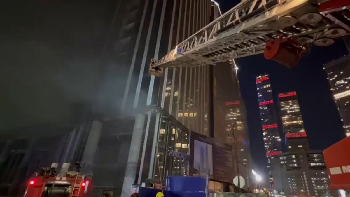 Пожар в "Москва-Сити": в знаменитом деловом центре горела одна из башен