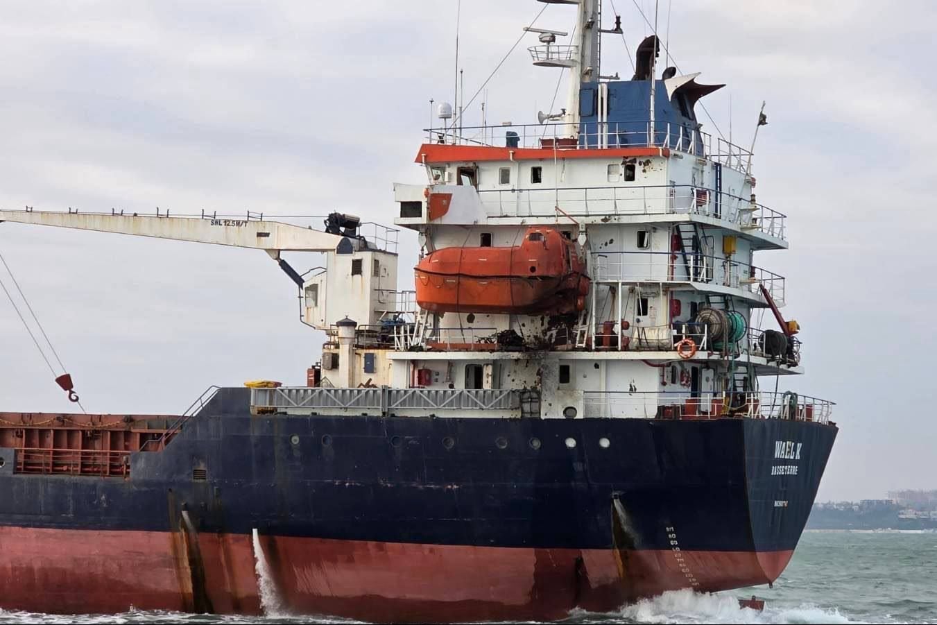 Удар по морскому коридору: РФ вновь атаковала иностранные торговые суда