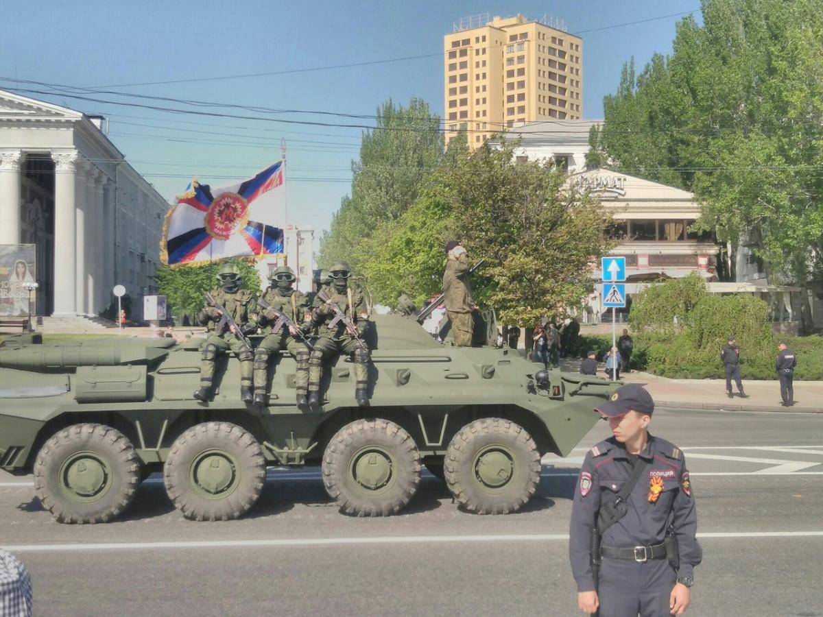 После ликвидации Захарченко террористы запаниковали, ищут виновных, прохожих хватают прямо на улице 