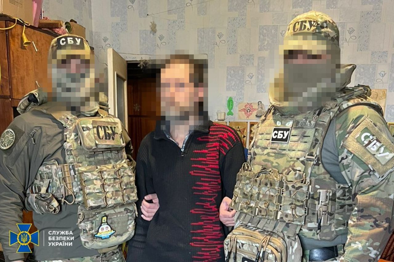 В Запорожье разоблачили агента ФСБ: 45-летний уклонист маскировался под старика