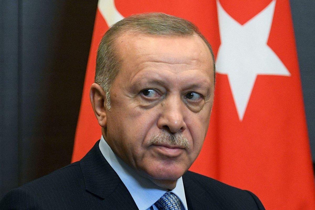 ​Покушение на Эрдогана: СМИ сообщили о бомбе под машиной сопровождения главы Турции