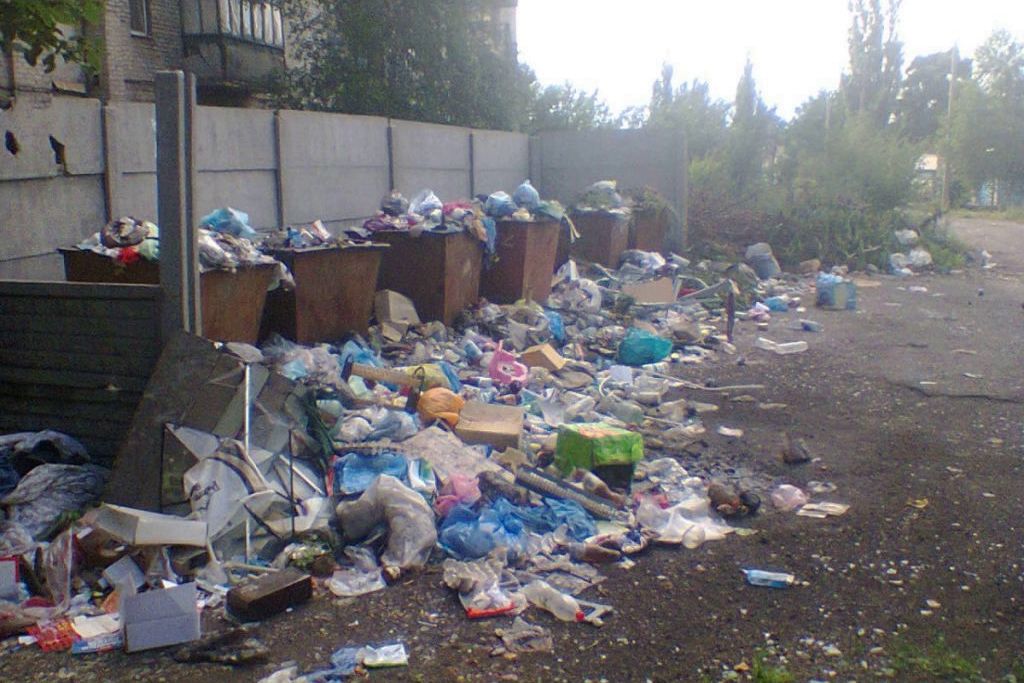 ​Макеевку накрыл мусорный кризис – жители недовольны: "Становится только хуже"
