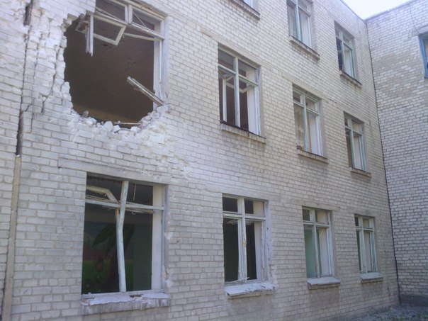 Что осталось от школы №19 в Донецке после обстрела