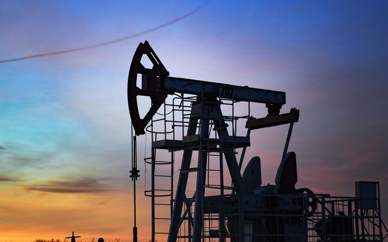 Бюджет РФ под угрозой: цена российской нефти рухнула ниже минимального порога