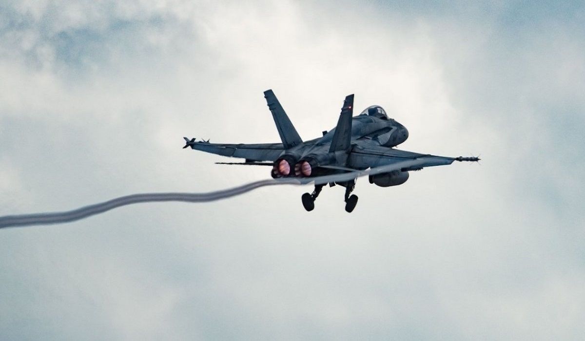Не только учения: в украинском небе появились канадские истребители CF-18 Hornet