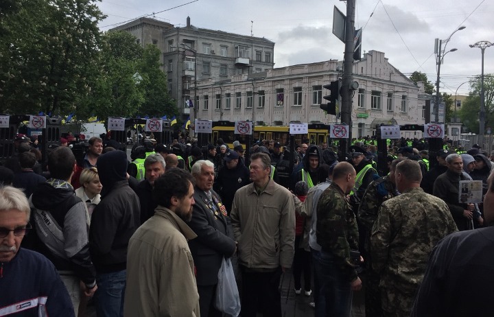 Скандальная российская акция "Бессмертный полк" добралась до Киева: в центр столицы стянуто огромное количество силовиков и полиции, ожидаются столкновения