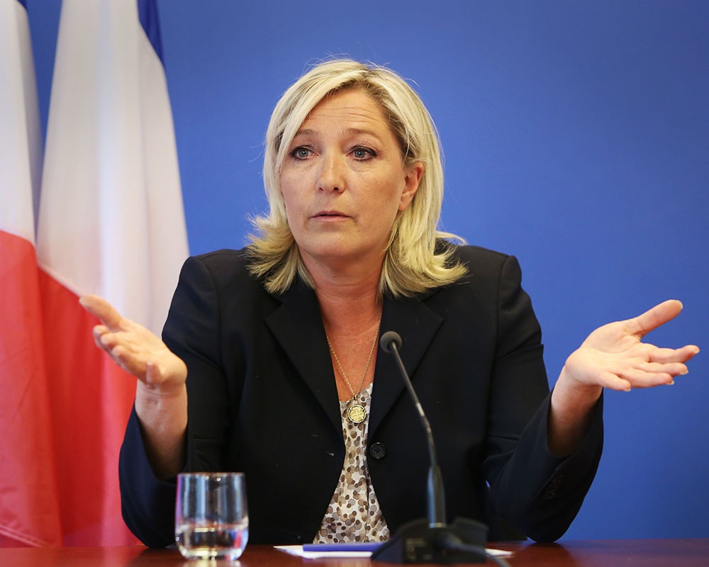 Вскрылся новый "грязный" факт о французской националистке Ле Пен, который полностью объясняет ее скандальные заявления по Крыму