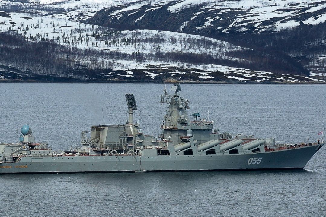 ​РФ направила ракетный крейсер "Маршал Устинов" к границам Норвегии: бомбардировщики США всполошили Москву